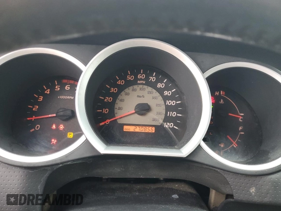2011 Toyota Tacoma PreRunner z VIN 3TMJU4GN5BM110639, wystawiony jako Copart lot #54713325 z przebiegiem 270 856 mil mil oraz Czysty tytuł • Clean title. Historia ofert i sprzedaży dostępna na DreamBid. Obrazek 9.