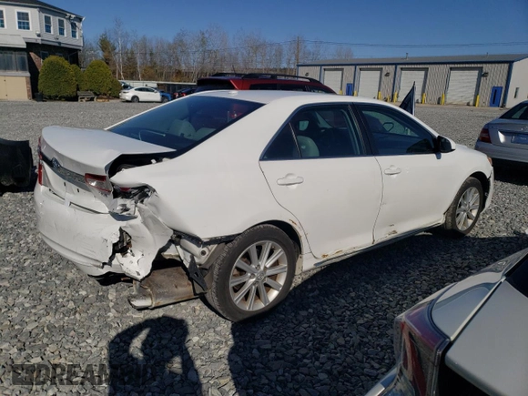 2014 Toyota Camry L with VIN 4T4BF1FK8ER397268, listed as a Copart auction lot 52114735 with 122,210 mi miles and Clean Title. Bid and sale history available at DreamBid. Image 3.