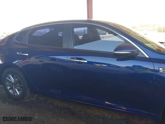 2019 Kia Optima S with VIN 5XXGT4L37KG353274, listed as a IAAI auction lot 41524460 with 82,532 mi miles. Bid and sale history available at carsss.com. Image 13.