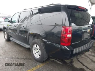 2011 Chevrolet Suburban LT with VIN 1GNSCJE01BR327933, listed as a IAAI auction lot 41813011 with 279,627 mi miles. Bid and sale history available at carsss.com. Image 3.
