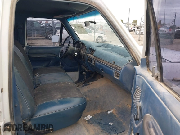 1995 Ford F-350 with VIN 1FTJW36H0SEA10003, listed as a IAAI auction lot 41959728 with 266,377 mi miles and . Bid and sale history available at DreamBid. Image 5.