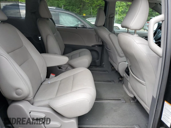 2019 Toyota Sienna XLE z VIN 5TDDZ3DC1KS221250, wystawiony jako Copart lot #59882545 z przebiegiem 85 299 mil mil oraz Szkoda całkowita • Salvage title. Historia ofert i sprzedaży dostępna na DreamBid. Obrazek 11.
