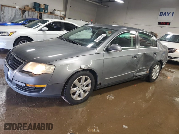 2008 Volkswagen Passat Turbo z VIN WVWJK73C08P045746, wystawiony jako Copart lot #52714265 z przebiegiem 202 420 mil mil oraz Szkoda całkowita • Salvage title. Historia ofert i sprzedaży dostępna na DreamBid. Obrazek 1.