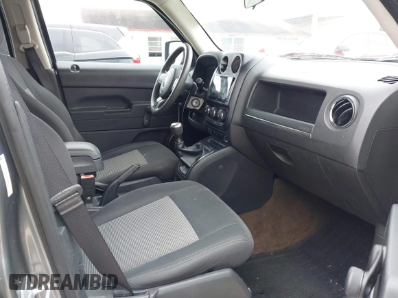 2014 Jeep Patriot Sport with VIN 1C4NJPBA7ED529723, listed as a IAAI auction lot 41971183 with 91,737 mi miles. Bid and sale history available at carsss.com. Image 5.