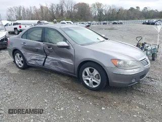 2005 Acura RL with VIN JH4KB16525C006978, listed as a IAAI auction lot 41800979 with 213,501 mi miles. Bid and sale history available at carsss.com. Image 1.