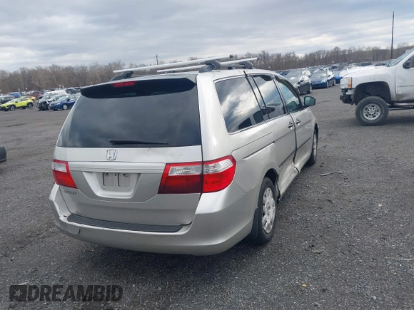 2006 Honda Odyssey LX with VIN 5FNRL38216B105808, listed as a IAAI auction lot 41737585 with 193,915 mi miles. Bid and sale history available at carsss.com. Image 4.
