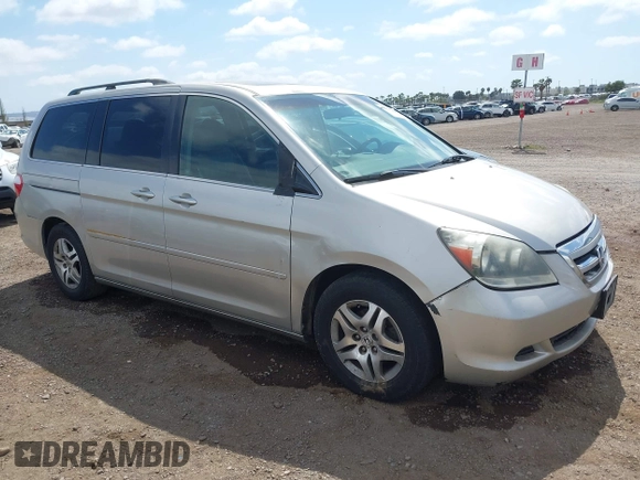 2005 Honda Odyssey EX-L with VIN 5FNRL38655B002926, listed as a IAAI auction lot 42137025 with 209,863 mi miles. Bid and sale history available at carsss.com. Image 1.