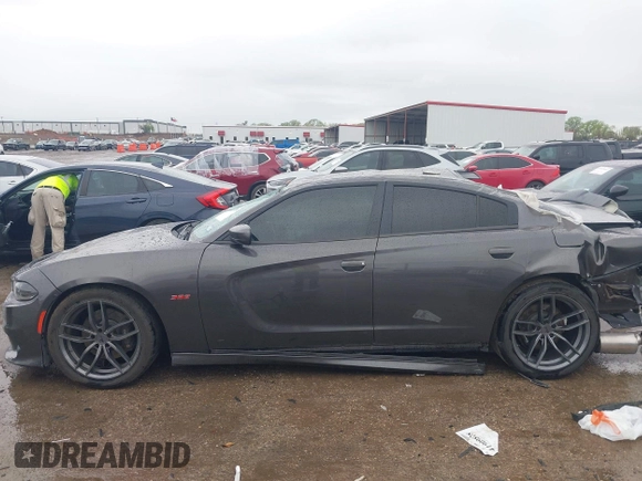 2020 Dodge Charger Scat Pack z VIN 2C3CDXGJXLH107344, wystawiony jako IAAI lot #41888453 z przebiegiem Nie podano mil oraz . Historia ofert i sprzedaży dostępna na DreamBid. Obrazek 15.
