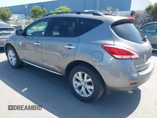 2011 Nissan Murano SL z VIN JN8AZ1MW3BW178147, wystawiony jako IAAI lot #42301379 z przebiegiem 110 688 mil mil oraz . Historia ofert i sprzedaży dostępna na DreamBid. Obrazek 3.