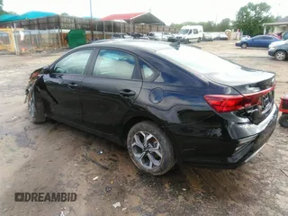 2021 Kia Forte LXS z VIN 3KPF24AD3ME370093, wystawiony jako IAAI lot #42253166 z przebiegiem 31 371 mil mil oraz . Historia ofert i sprzedaży dostępna na DreamBid. Obrazek 3.