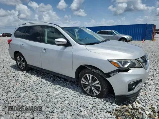 2017 Nissan Pathfinder SV with VIN 5N1DR2MN2HC672804, listed as a Copart auction lot 60276635 with 293,212 mi miles and Clean title. Bid and sale history available at DreamBid. Image 4.