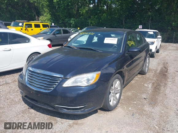 2012 Chrysler 200 Touring z VIN 1C3CCBBG0CN224231, wystawiony jako IAAI lot #42536821 z przebiegiem 129 814 mil mil oraz . Historia ofert i sprzedaży dostępna na DreamBid. Obrazek 2.