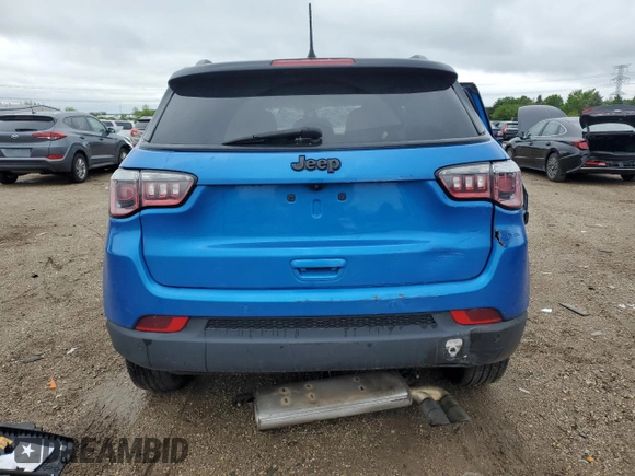 2020 Jeep Compass Latitude z VIN 3C4NJCBB4LT102329, wystawiony jako Copart lot #57476875 z przebiegiem Nie podano mil oraz Szkoda całkowita • Salvage title. Historia ofert i sprzedaży dostępna na DreamBid. Obrazek 6.