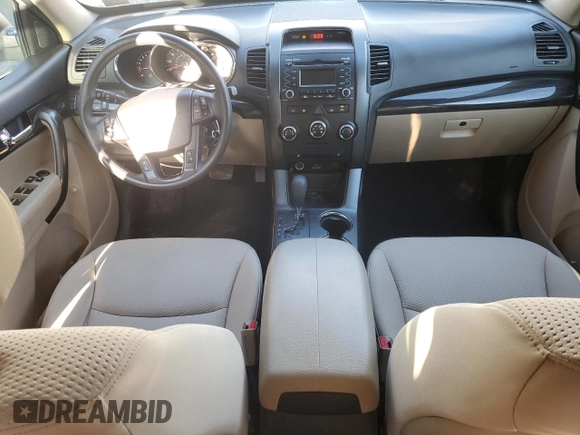 2011 Kia Sorento LX with VIN 5XYKTCA13BG164946, listed as a Copart auction lot 49816605 with 81,404 mi miles and Salvage Title. Bid and sale history available at DreamBid. Image 8.