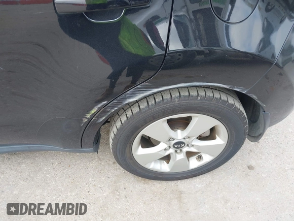 2018 Kia Soul with VIN KNDJN2A29J7890637, listed as a IAAI auction lot 41510529 with 102,140 mi miles. Bid and sale history available at carsss.com. Image 20.