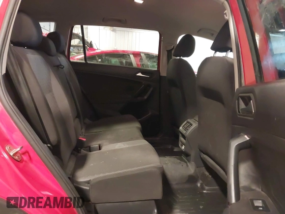 2019 Volkswagen Tiguan S z VIN 3VV0B7AX3KM075498, wystawiony jako IAAI lot #41501778 z przebiegiem 143 262 mil mil oraz . Historia ofert i sprzedaży dostępna na DreamBid. Obrazek 8.