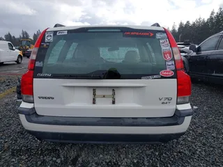 2001 Volvo V70 with VIN YV1SW58D211021451, listed as a IAAI auction lot 41705840 with 177,711 mi miles. Bid and sale history available at carsss.com. Image 16.