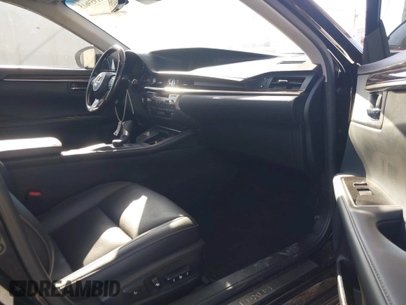 2016 Lexus ES 300h z VIN JTHBW1GG1G2121262, wystawiony jako IAAI lot #41959615 z przebiegiem 131 247 mil mil oraz . Historia ofert i sprzedaży dostępna na DreamBid. Obrazek 5.