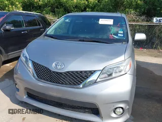 2015 Toyota Sienna SE с VIN 5TDXK3DC8FS665488, выставлен на аукционе IAAI как лот 42398692 с пробегом 110 446 миль миль и . История ставок и продаж доступна на DreamBid. Изображение 6.