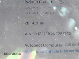 2022 Tesla Model 3 Long Range z VIN 5YJ3E1EB2NF251772, wystawiony jako IAAI lot #41773684 z przebiegiem 28 500 mil mil oraz . Historia ofert i sprzedaży dostępna na DreamBid. Obrazek 15.