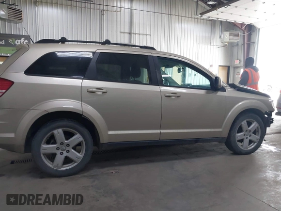 2010 Dodge Journey SXT with VIN 3D4PH5FVXAT180831, listed as a IAAI auction lot 41506328 with 155,482 mi miles. Bid and sale history available at carsss.com. Image 13.