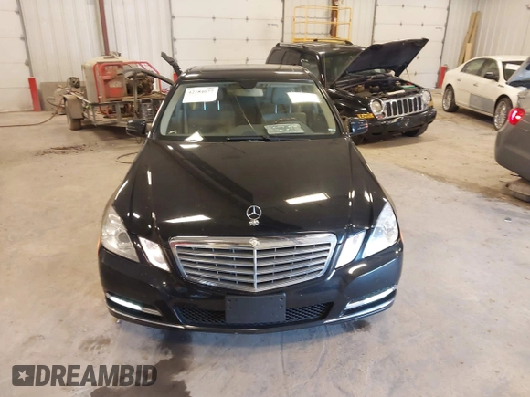 2012 Mercedes-Benz E 350 Luxury z VIN WDDHF8JB5CA563419, wystawiony jako IAAI lot #42184077 z przebiegiem 136 795 mil mil oraz . Historia ofert i sprzedaży dostępna na DreamBid. Obrazek 12.