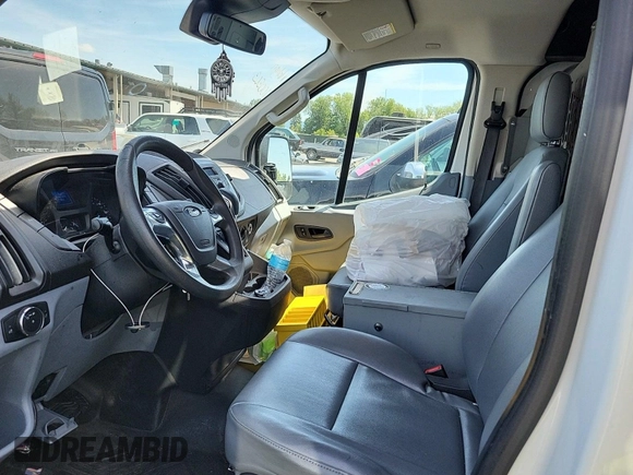 2019 Ford Transit z VIN 1FTYE1YM4KKB70936, wystawiony jako IAAI lot #42525385 z przebiegiem 233 237 mil mil oraz . Historia ofert i sprzedaży dostępna na DreamBid. Obrazek 27.