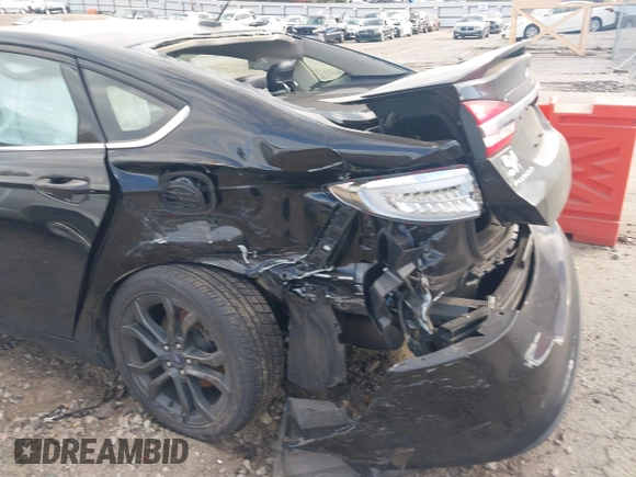 2018 Ford Fusion SE with VIN 3FA6P0H72JR106738, listed as a IAAI auction lot 40715655 with 144,801 mi miles. Bid and sale history available at carsss.com. Image 6.