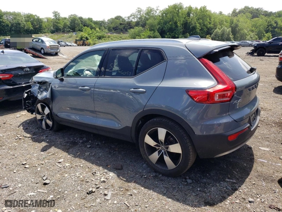 2022 Volvo XC40 Momentum with VIN YV4162UK6N2648168, listed as a Copart auction lot 56466053 with 5,975 mi miles. Bid and sale history available at carsss.com. Image 2.