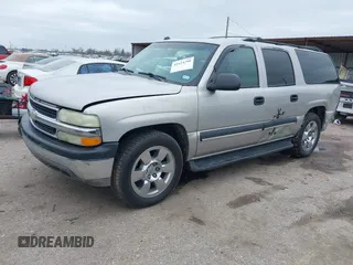 2004 Chevrolet Suburban LS with VIN 3GNEC16Z94G210873, listed as a IAAI auction lot 41624290 with 347,735 mi miles. Bid and sale history available at carsss.com. Image 2.
