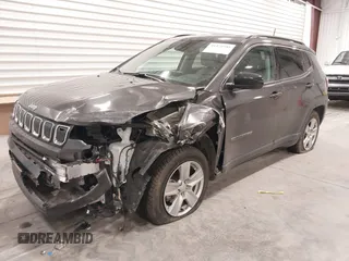 2022 Jeep Compass Latitude z VIN 3C4NJCBB1NT228814, wystawiony jako IAAI lot #41420501 z przebiegiem 36 993 mil mil oraz . Historia ofert i sprzedaży dostępna na DreamBid. Obrazek 2.