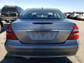 2005 Mercedes-Benz E 500 z VIN WDBUF83J05X166759, wystawiony jako Copart lot #82581124 z przebiegiem 192 939 mil mil oraz Szkoda całkowita • Salvage title. Historia ofert i sprzedaży dostępna na DreamBid. Obrazek 6.