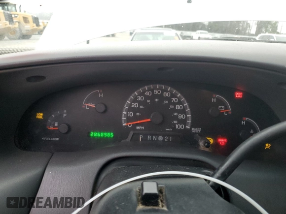 2000 Ford F-150 XL с VIN 1FTZX1725YNB58607, выставлен на аукционе Copart как лот 48706575 с пробегом 286 898 миль миль и Списание • Salvage title. История ставок и продаж доступна на DreamBid. Изображение 9.