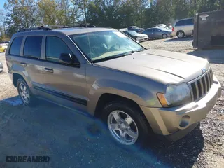 2006 Jeep Grand Cherokee Laredo with VIN 1J4HR48N86C182533, listed as a IAAI auction lot 40629332 with 1 mi miles. Bid and sale history available at carsss.com. Image 1.