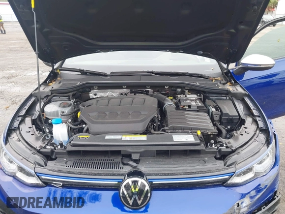 2024 Volkswagen Golf z VIN WVWFB7CD0RW141589, wystawiony jako IAAI lot #41407136 z przebiegiem 3 532 mil mil oraz . Historia ofert i sprzedaży dostępna na DreamBid. Obrazek 10.