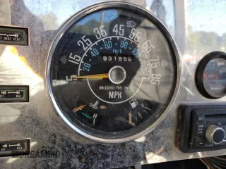 1976 Jeep CJ z VIN J6F93AA067564, wystawiony jako Copart lot #76697444 z przebiegiem 93 195 mil mil oraz Czysty tytuł • Clean title. Historia ofert i sprzedaży dostępna na DreamBid. Obrazek 9.
