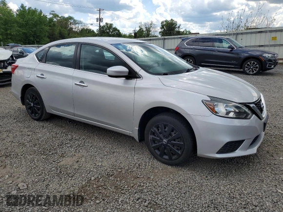 2018 Nissan Sentra S z VIN 3N1AB7AP6JY340671, wystawiony jako Copart lot #56253365 z przebiegiem 101 968 mil mil oraz Szkoda całkowita • Salvage title. Historia ofert i sprzedaży dostępna na DreamBid. Obrazek 4.