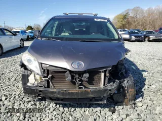 2011 Toyota Sienna XLE AAS with VIN 5TDYK3DC0BS073498, listed as a Copart auction lot 50233135 with Not Provided miles and Salvage Title. Bid and sale history available at carsss.com. Image 5.