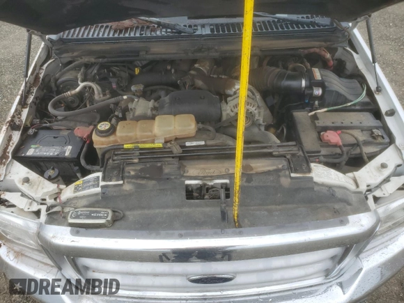 2002 Ford F-250 XL z VIN 1FTNX21F72EA92441, wystawiony jako Copart lot #46567825 z przebiegiem 132 588 mil mil oraz Szkoda całkowita • Salvage title. Historia ofert i sprzedaży dostępna na DreamBid. Obrazek 12.
