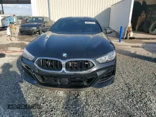2023 BMW 8 Series M850i z VIN WBAGV8C02PCK67527, wystawiony jako Copart lot #80470154 z przebiegiem 17 873 mil mil oraz Szkoda całkowita • Salvage title. Historia ofert i sprzedaży dostępna na DreamBid. Obrazek 13.