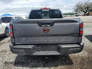 2024 Nissan Frontier SV z VIN 1N6ED1EJXRN648900, wystawiony jako Copart lot #56671275 z przebiegiem 10 471 mil mil oraz Nie do naprawy • Non repairable. Historia ofert i sprzedaży dostępna na DreamBid. Obrazek 6.