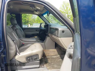2002 Chevrolet Suburban LT z VIN 1GNFK16Z22J200124, wystawiony jako IAAI lot #42270704 z przebiegiem 218 478 mil mil oraz . Historia ofert i sprzedaży dostępna na DreamBid. Obrazek 5.