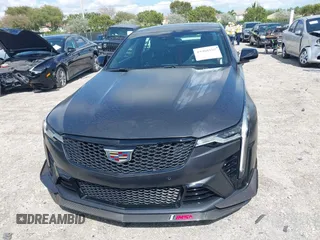 2023 Cadillac CT4-V Blackwing z VIN 1G6DL5RP1P0516032, wystawiony jako IAAI lot #41988165 z przebiegiem 8184 mil mil oraz . Historia ofert i sprzedaży dostępna na DreamBid. Obrazek 6.