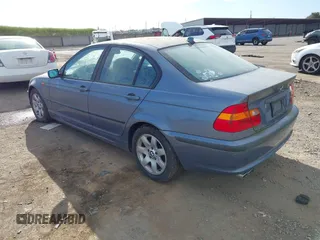 2004 BMW 3 Series 325i with VIN WBAAZ33434KP83350, listed as a IAAI auction lot 41993657 with 123,867 mi miles. Bid and sale history available at carsss.com. Image 3.