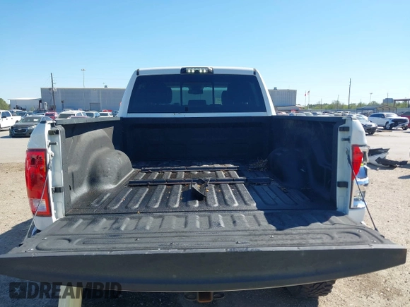 2018 Ram 2500 Big Horn with VIN 3C6UR5DL7JG290136, listed as a IAAI auction lot 41823442 with 106,167 mi miles. Bid and sale history available at carsss.com. Image 18.