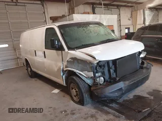 2007 Chevrolet Express Cargo Van with VIN 1GCGG25V871146547, listed as a IAAI auction lot 41347469 with 423,041 mi miles. Bid and sale history available at carsss.com. Image 1.
