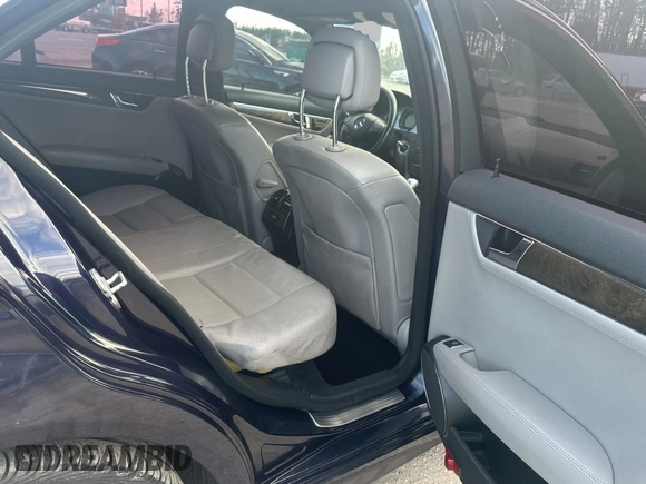 2008 Mercedes-Benz C 350 Sport with VIN WDDGF56X38F138693, listed as a Copart auction lot 53344655 with 187,318 mi miles and Clean Title. Bid and sale history available at DreamBid. Image 6.