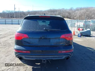 2014 Audi Q7 3.0T S line Prestige with VIN WA1DGBFE7ED010188, listed as a IAAI auction lot 41686912 with 149,233 mi miles. Bid and sale history available at carsss.com. Image 17.