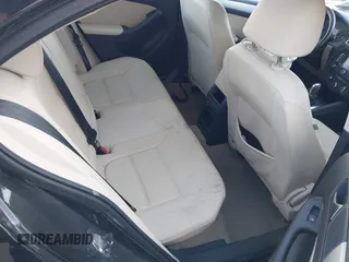 2011 Volkswagen Jetta SEL с VIN 3VWLZ7AJ7BM361967, выставлен на аукционе IAAI как лот 41697537 с пробегом Не указан миль и . История ставок и продаж доступна на DreamBid. Изображение 8.