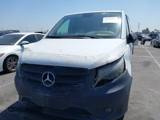 2020 Mercedes-Benz Metris Cargo z VIN WD3PG2EA2L3674302, wystawiony jako IAAI lot #42314117 z przebiegiem 116 502 mil mil oraz . Historia ofert i sprzedaży dostępna na DreamBid. Obrazek 6.